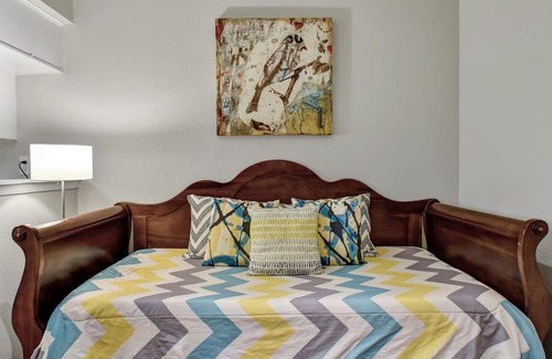 Civic District Apartment | The Littlefields by Lodgewell | Downtown Chic | A7