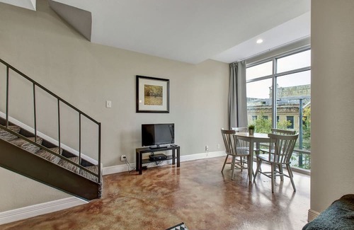 Civic District Apartment | The Littlefields by Lodgewell | Downtown Chic | A7