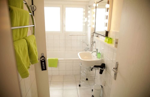 Sandershausen Apartment | Apartment, Hercules view, quiet, close to the city, WiFi, up to 7 pers., balcony, parking lot