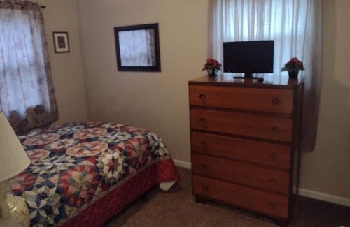 Niles Apartment | Cozy Apartment, Just 10 Minutes From Notre Dame!