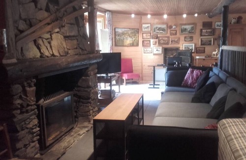 Gouaux-de-Luchon Ski Chalet | CHARMING CHALET, CLASS 3 *, LARGE GARDEN FENCING 10 MIN FROM LUCHON