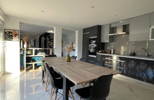 Avon House | Gîtes de Charme à Samoreau - Seine bank, Swimming pool, Jacuzzi and Serenity