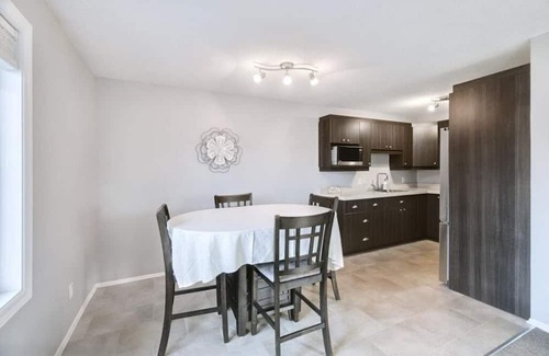 Gatineau Apartment | Charming apartment, centrally located/Charmant appartement, proche de tout.