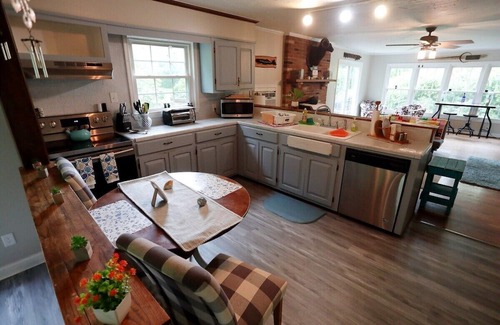 Sharpsburg House | Taylor's Landing C&O Retreat