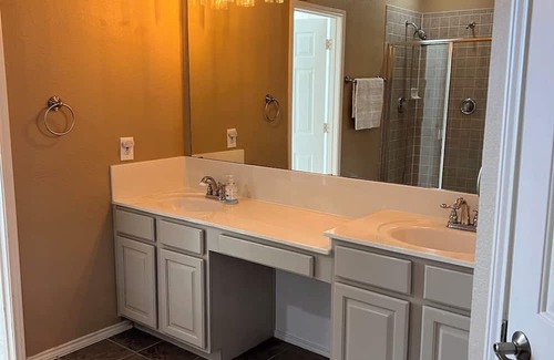 McKinney House | Spacious 5BR McKinney home. Great for all occasions! WiFi, AC