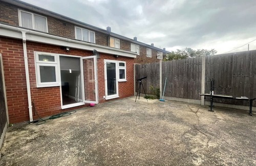 Perry Vale Apartment | Charming Spacious Double Room in a Flat Pleasant Greater London with WiFi