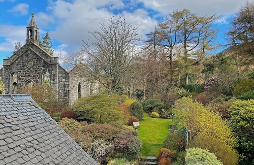 West Laroch House | Glenrigh House - Truly special home with beautiful gardens and church ruins.