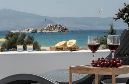 Mikri Vigla Apartment | Apartment 'Afros Beachfront 2' with Sea View, Wi-Fi and Air Conditioning