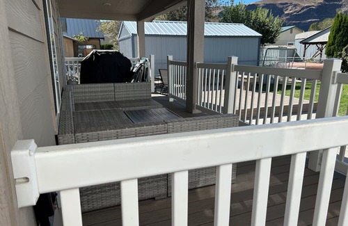 Sunland Estates House | Comfortable 3 bedroom/2 bathroom home in Sunland Estates