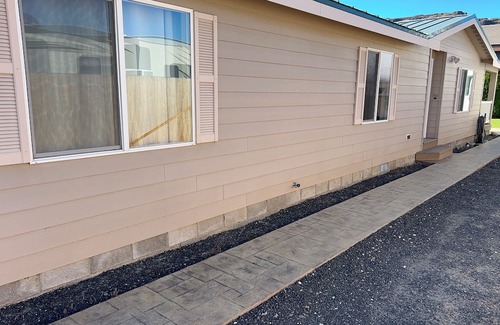 Sunland Estates House | Comfortable 3 bedroom/2 bathroom home in Sunland Estates