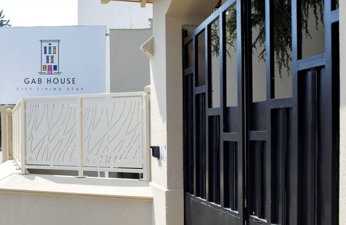 Bron House | Double room-Standard-Ensuite with Shower-Garden view