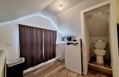 Pendleton Apartment | Walking distance to Round Up Grounds and Main Street.