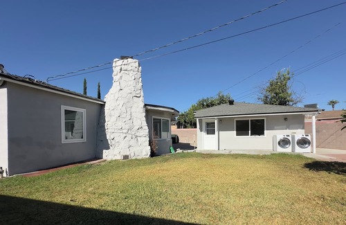 Azusa House | Amazing 3-bedroom house with WiFi in Azusa