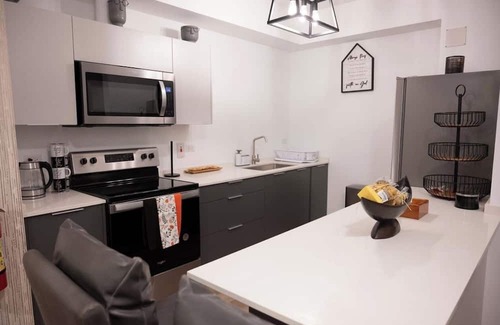 San Juan-Laventille Apartment | 10 minutes from Maracas Bay /Gated 3BD Apartment with Pool and Gym…