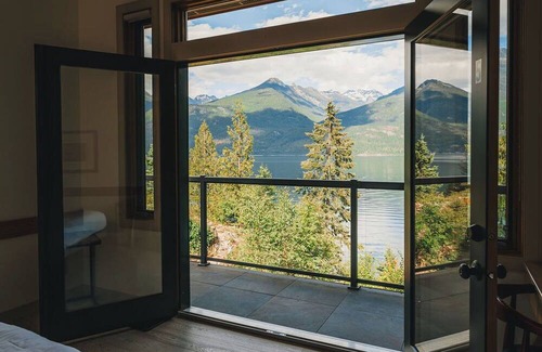 Kaslo Resort | The Sentinel – Your Destination for Soul Relaxation, Steps From Kootenay Lake!