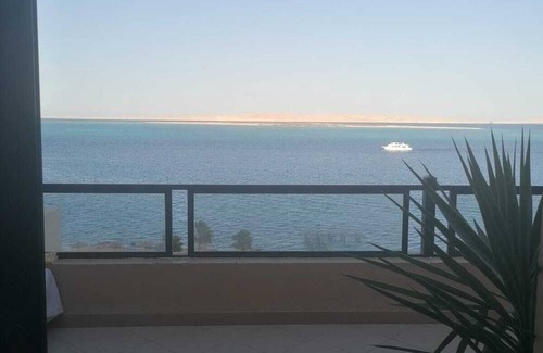 Sakkala Apartment | Exceptional Sea Views Across the Red SeanSpacious 2 bed Private Beach & Pools