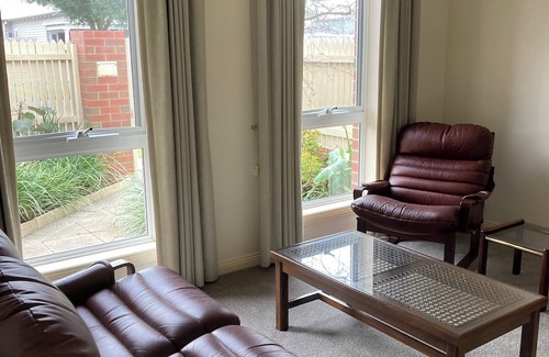 South Geelong House | BRILLIANT POSITION, IMMACULATELY MAINTAINED