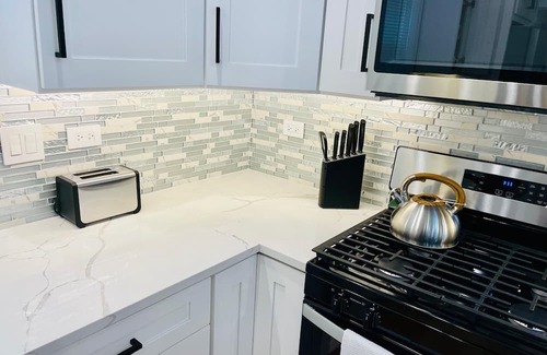 Willowbrook House | Charming 3-bedroom Cottage with AC & WiFi in Willowbrook