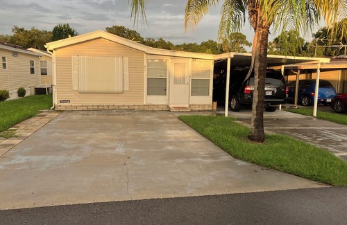 Dade City House | Cozy 2-bedroom mobile home in charming Citrus Hills Rv Gated Community.