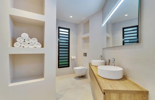 Sabadeco Villa | Villa Viteau, New! Luxurious oceanfront villa with private cinema