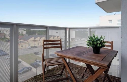 Lodz Apartment | Wróblewskiego Apt - Balcony, Parking, Workspace - by Rentujemy