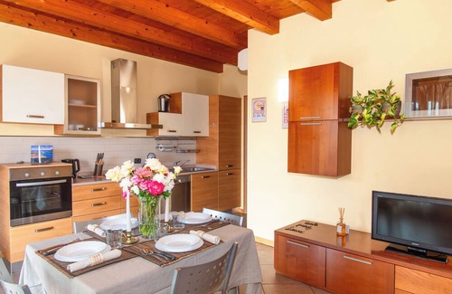 Costa Volpino Apartment | Il tuo Soggiorno a due Passi dal Lago Diseo, Casa Vacanze Renata ti Aspetta