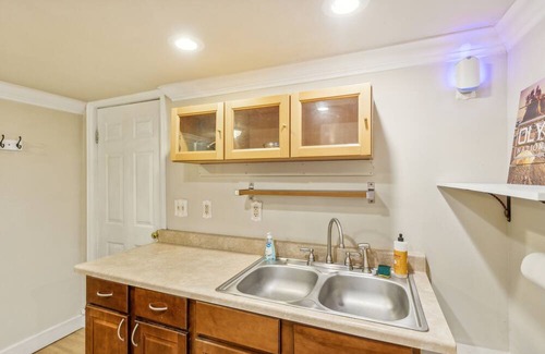 Bryn Mawr-Skyway House | NEW LISTING! Peaceful Retreat Near Parks & Lake by RedAwning