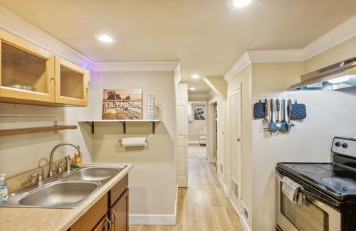 Bryn Mawr-Skyway House | NEW LISTING! Peaceful Retreat Near Parks & Lake by RedAwning