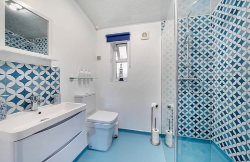 Stalbridge Cottage | Bentley's Retreat sleeps 2 guests in 1 bedroom