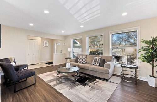 Matteson House | Matteson Rental