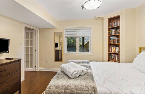 Vaughan Apartment | Cozy 1-BR, with Private Patio.