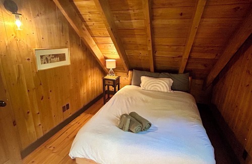 Wentworth-Nord Ski Chalet | Nature cottage, nature's front row seat right at your spa or fireplace