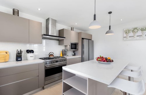 Choeng Thale Villa | Spacious 4-Bedroom Retreat: Newly Built and Family-Friendly in Quiet Layan Beach