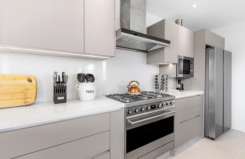 Choeng Thale Villa | Spacious 4-Bedroom Retreat: Newly Built and Family-Friendly in Quiet Layan Beach