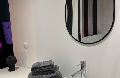 Villefranche-sur-Saone Apartment | Loveroom Centre Ville