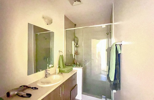 Pierrefonds-Roxboro Apartment | Luxurious Penthouse with River Views & Stunning Sunsets in Tranquil Pierrefonds