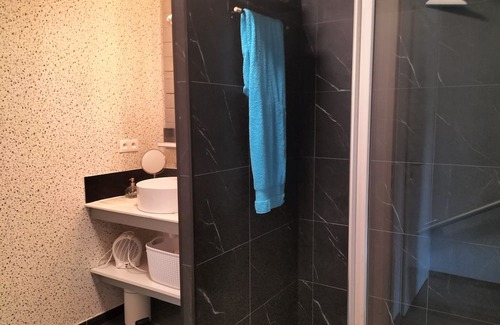 Etaples Apartment | Spacious family nest with 2 balconies