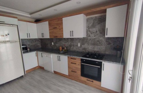 Kusadasi Apartment | Close to the sea, all furnishings are ready, air-conditioned, with internet,