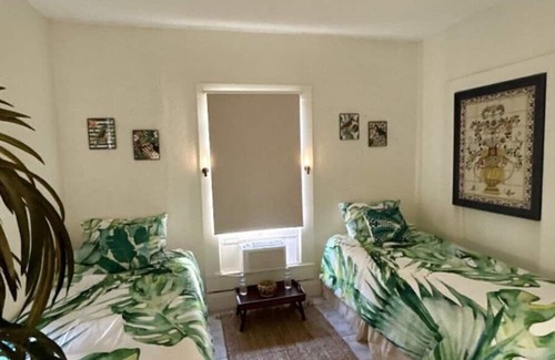 Arcadia Cottage | Cottage in central Arcadia available for long term stays