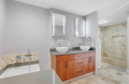 Sammamish House | Private Retreat + Home Theatre + Amazing Views!