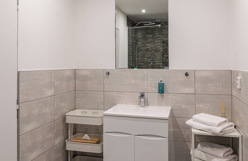 Jiloviste Hotel | Restovna