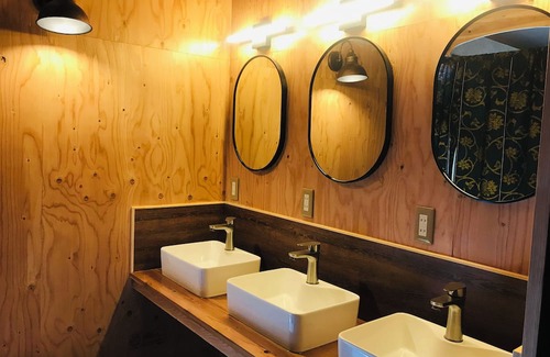 Nishi Ward House | 3 minutes walk to Mitakiji Temple! This guesthouse is a house where you can enjoy Nishikigoi and a Japanese garden.