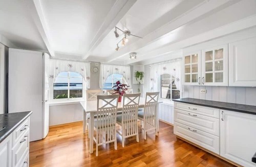 Borhaug House | Holiday home 'Havbris' new on offer, in Borhaug near Farsund, South Norway with own beach line, booking start now! House with flair and garden in south-facing location on bay with own sandy beach on Listafjorden, southern Norway, max 11 pers., ma