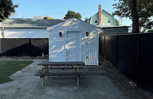Quincy House | Cozy cottage style beach house two blocks from the ocean .