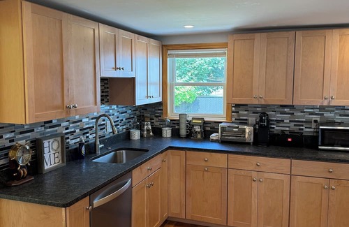 Quincy House | Cozy cottage style beach house two blocks from the ocean .