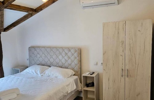 Vardar Region Apartment | Double Room with Private Bathroom - Arаbeska Family Winery & Apartments