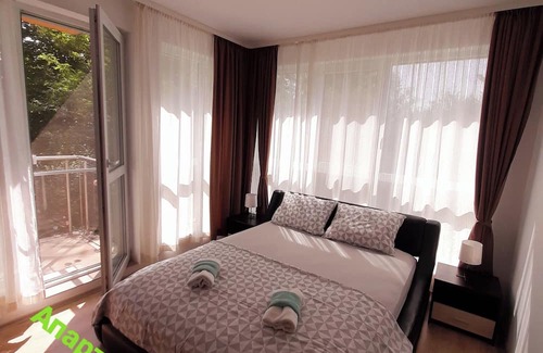 Byala Apartment | Cozy1-bedroom apartment for bigger family with WiFi, AC in green part of Byala