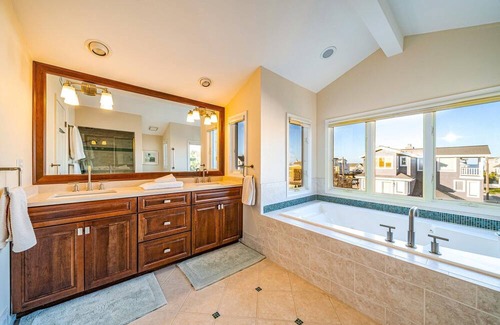 Avalon House | NEW POOL FOR 2024, 4 BR's with a family room than can be converted into 5th BR