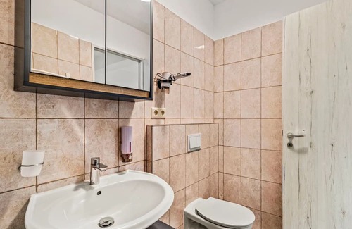 Oberlaa Apartment | Modern 35m² Apartment | Near Airport & City Center