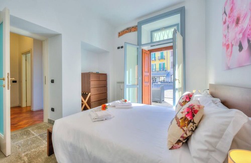 Arona Villa | Volo Di Gabbiani Pied Dans L' Eau